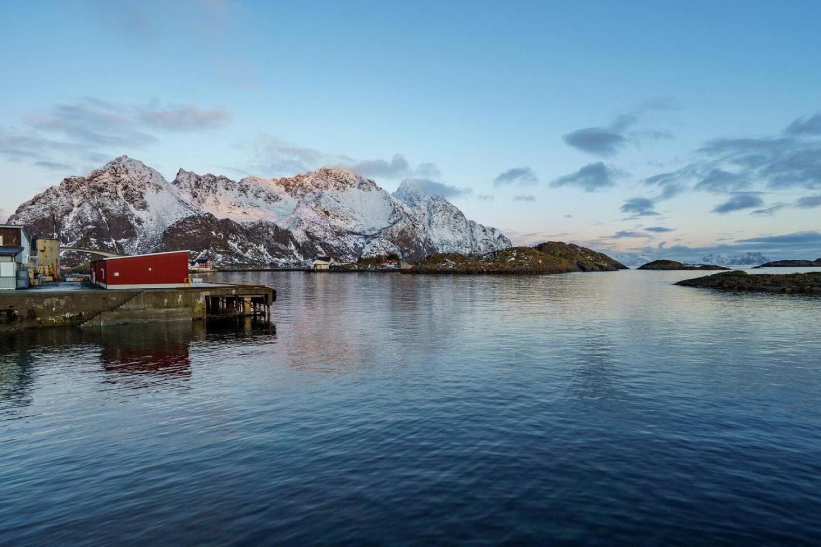 Rorbuleilighet I Idylliske Henningsvær Eksteriør billede